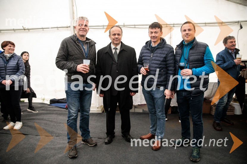 Sprejem smučarskih skakalcev Prevc v rodni Dolenji vas