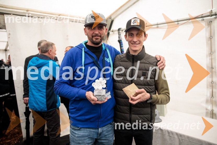  ... ;  Peter  Prevc, smučarski skakalecSprejem smučarskih skakalcev Prevc v rodni Dolenji vas