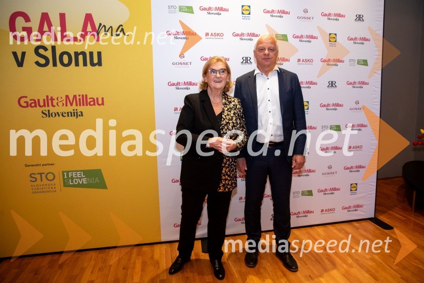  Mira Šemić, direktorica, Gault&Millau Slovenija;  Drago  Kos, vodja delovne skupine OECD za preprečevanje podkupovanja v mednarodnih poslovnih transakcijahGault&Millau 2024, gala podelitev priznanj