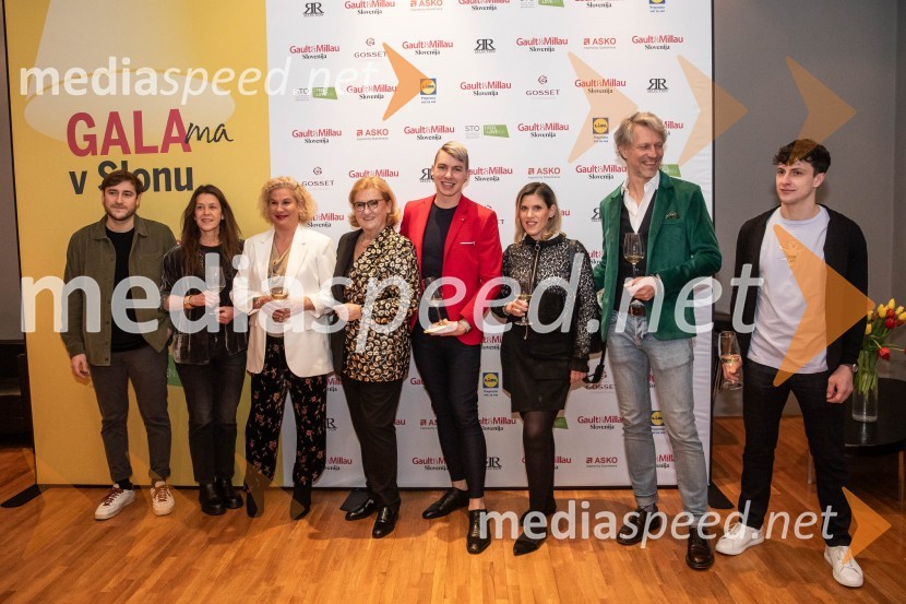  ... ;  ... ;  Ana Roš Stojan, kuharska mojstrica in najboljša chefinja na svetu po izboru akademije The World's 50 Best Restaurants ter direktorica Hiše Franko;  Mira Šemić, direktorica, Gault&Millau Slovenija;  ... ;  ... ;  Urban Stojan Roš;  ... Gault&Millau 2024, gala podelitev priznanj