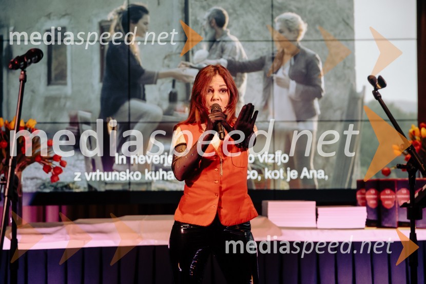  Jana Šušteršič, pevka, zmagovalka šova Slovenija ima talent 2014Gault&Millau 2024, gala podelitev priznanj