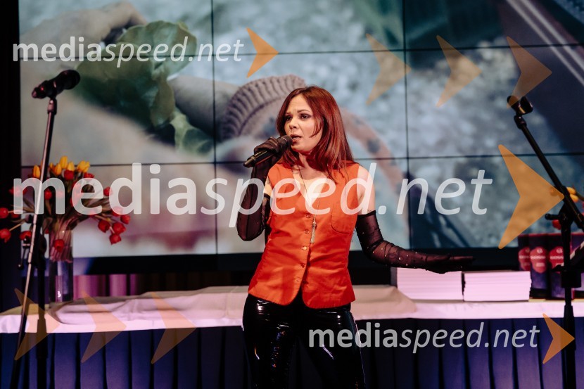  Jana Šušteršič, pevka, zmagovalka šova Slovenija ima talent 2014Gault&Millau 2024, gala podelitev priznanj