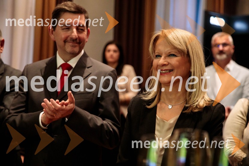 dr. Aleš Musar, lastnik Ruske dače; mag. Maja Pak Olaj, direktorica, Slovenska turistična organizacijaGault&Millau 2024, gala podelitev priznanj