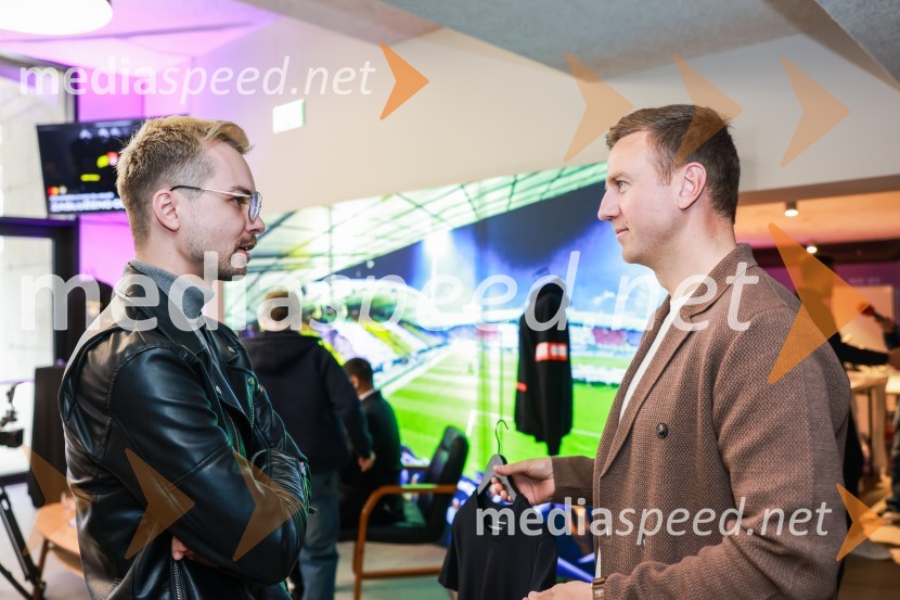  David Hojnik, modni oblikovalec DH fashion;  Aleš Mertelj, nekdanji nogometaš, NK MariborEkskluzivna predstavitev zbirateljske kolekcije oblačil, ustvarjene iz ikoničnih nogometnih dresov