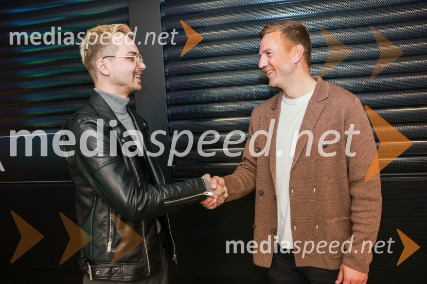  David Hojnik, modni oblikovalec DH fashion;  Aleš Mertelj, nekdanji nogometaš, NK MariborEkskluzivna predstavitev zbirateljske kolekcije oblačil, ustvarjene iz ikoničnih nogometnih dresov