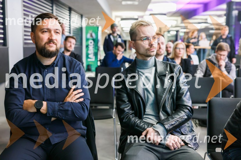  Goran Radinovič, direktor, agencija Aritmija;  David Hojnik, modni oblikovalec DH fashionEkskluzivna predstavitev zbirateljske kolekcije oblačil, ustvarjene iz ikoničnih nogometnih dresov