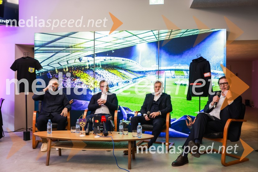  Goran Radinovič, direktor, agencija Aritmija;  Aleš Petejan, direktor marketinga, Mastercard;  Bojan Ban, direktor NK Maribor;  Stipe Jerić, direktor MariboxEkskluzivna predstavitev zbirateljske kolekcije oblačil, ustvarjene iz ikoničnih nogometnih dresov
