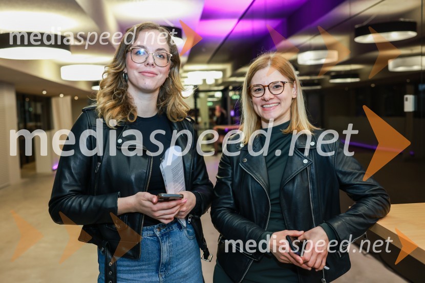 Ekskluzivna predstavitev zbirateljske kolekcije oblačil, ustvarjene iz ikoničnih nogometnih dresov