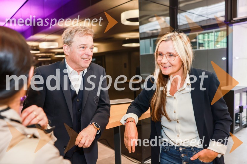  Bojan Ban, direktor NK Maribor;  Duška  Žolger, Pepermint PREkskluzivna predstavitev zbirateljske kolekcije oblačil, ustvarjene iz ikoničnih nogometnih dresov