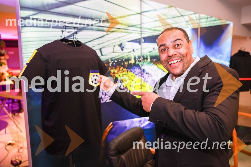  Marcos  Tavares, nekdanji nogometaš, NK MariborEkskluzivna predstavitev zbirateljske kolekcije oblačil, ustvarjene iz ikoničnih nogometnih dresov