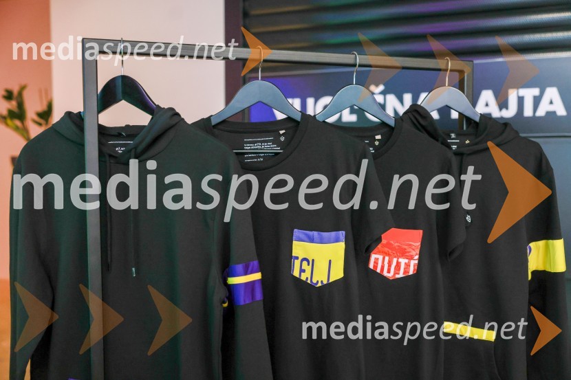 Ekskluzivna predstavitev zbirateljske kolekcije oblačil, ustvarjene iz ikoničnih nogometnih dresov