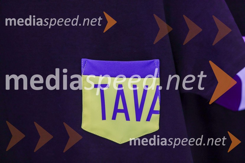 Ekskluzivna predstavitev zbirateljske kolekcije oblačil, ustvarjene iz ikoničnih nogometnih dresov