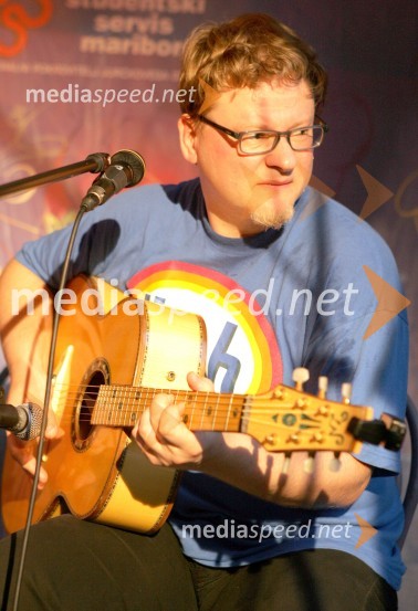 Violinist in kitarist Saša OlenjukFestival Lent