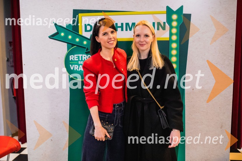  Kaja Flisar, novinarka;  ... Deichmann na retro zabavi predstavil modne trende za pomlad/poletje