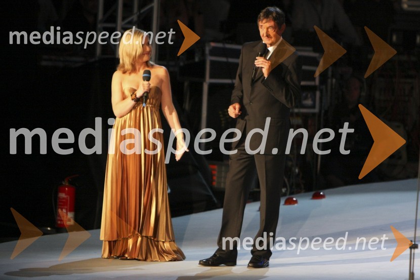  Manica Janežič Ambrožič, voditeljica, RTV Slovenija;  Janez  Čuček, voditeljUmrl je televizijski voditelj Janez Čuček