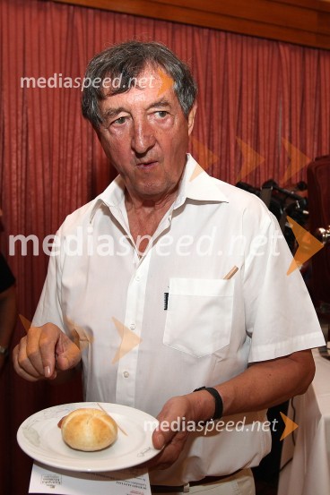  Janez  Čuček, voditeljUmrl je televizijski voditelj Janez Čuček