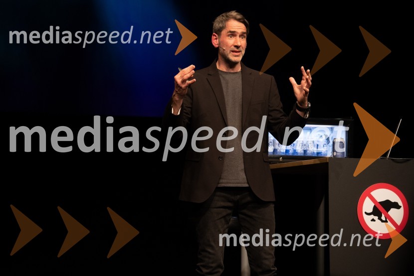  Miha Šalehar, radijski voditelj, kolumnistPremiera predstave Notranji pir v SiTi Teatru BTC