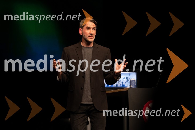  Miha Šalehar, radijski voditelj, kolumnistPremiera predstave Notranji pir v SiTi Teatru BTC