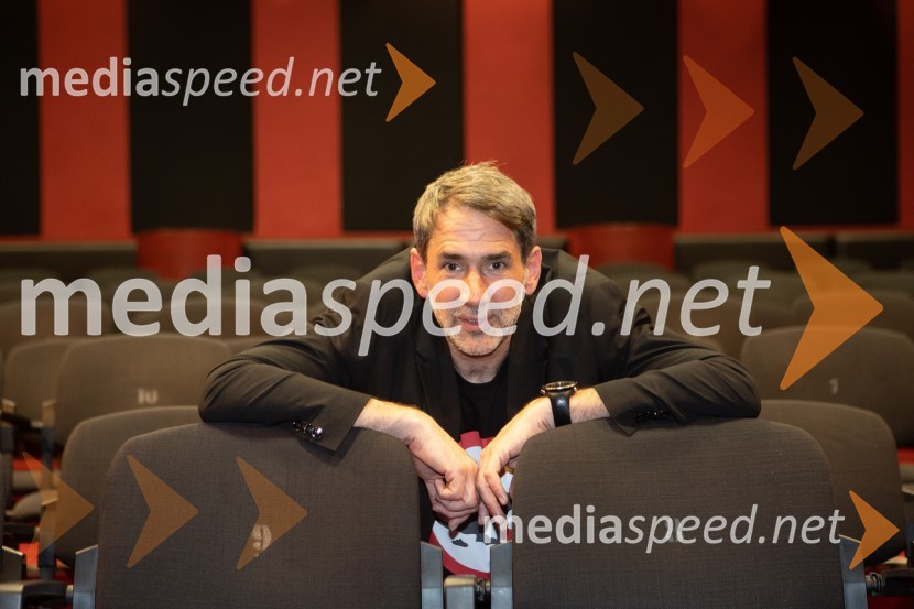  Miha Šalehar, radijski voditelj, kolumnistPremiera predstave Notranji pir v SiTi Teatru BTC