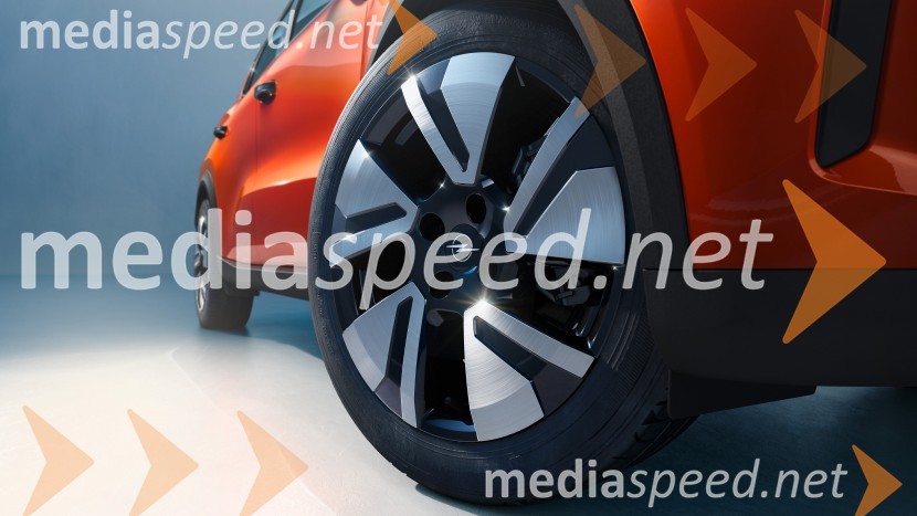 Nova Opel Frontera: prostoren in zabaven SUV, na voljo tudi s povsem električnim  pogonom