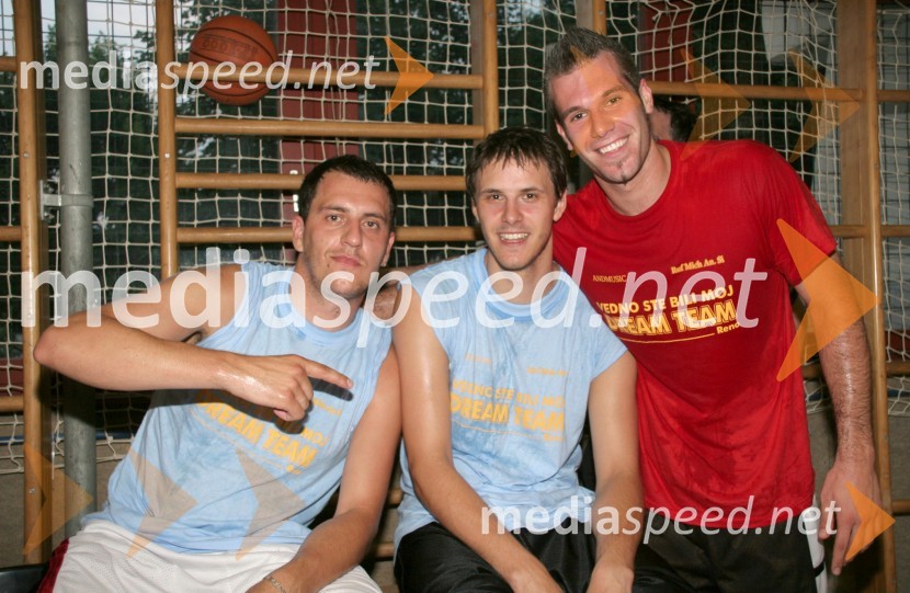 Raper 6pack Čukur ter košarkarja Boštjan Nachbar in Renejev sokrajan Sani BečirovičRene Mlekuž poslovilna tekma