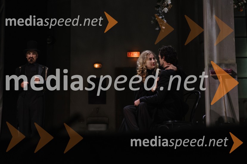  Ivana Percan Kodarin, igralka;  Francesco Borchi, igralecMnogo hrupa za nič, premiera komedije v SNG Nova Gorica