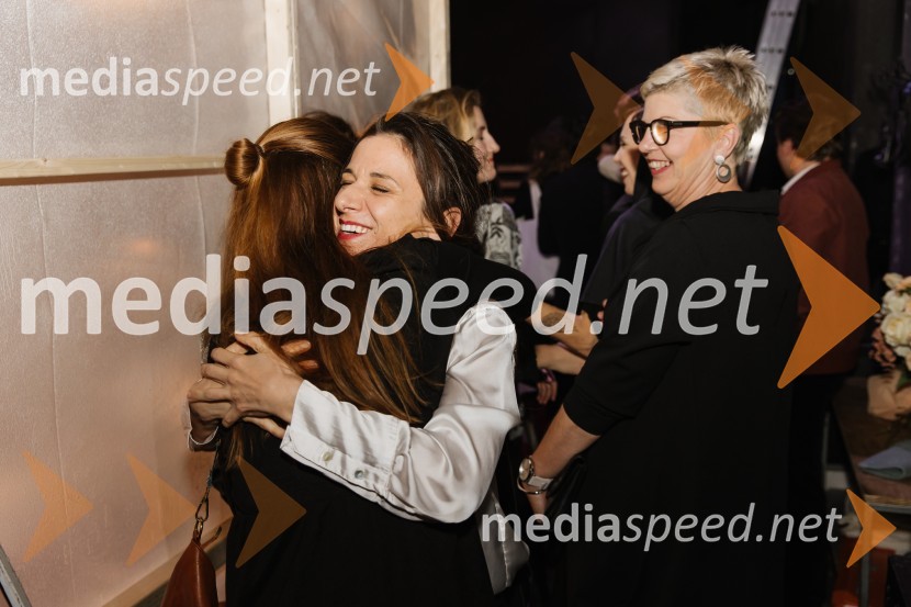  Lada Petrovski Ternovšek, plesalka;  Mirjam Drnovšček, direktorica, SNG Nova GoricaMnogo hrupa za nič, premiera komedije v SNG Nova Gorica