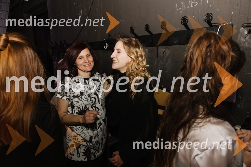  ... ;  Ivana Percan Kodarin, igralkaMnogo hrupa za nič, premiera komedije v SNG Nova Gorica