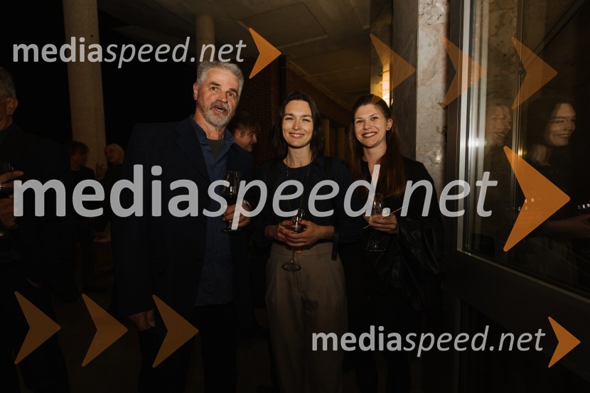  ... ;  ... ;  Anja Pišot, lektorica SNG Nova GoricaMnogo hrupa za nič, premiera komedije v SNG Nova Gorica