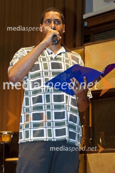 Jose, povezovalec festivalaFestival Slovenskega šansona 2009