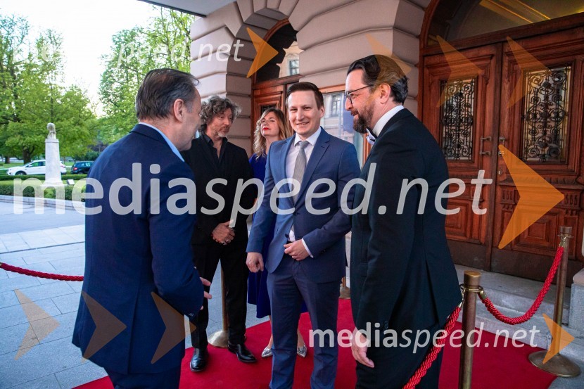  ... ;  Nejc Avbelj, pomočnik direktorja za področje poslovanja, Slovenska filharmonija;  Marko  Hribernik, dirigent, umetniški direktor opereLa Bohème, premiera opere v SNG Opera in balet