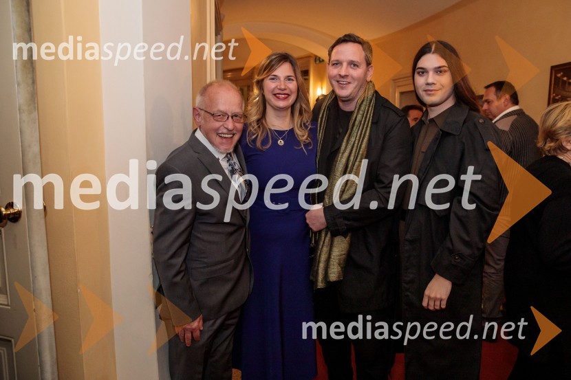  Ivan Pal, nekdanji poslovni vodja programa ljubljanske Opere;  Barbara Čepirlo Čičigoj, odnosi z javnostjo Opera in Balet Ljubljana;  Rok Rappl - Rocc;  Borjan LitovskiLa Bohème, premiera opere v SNG Opera in balet