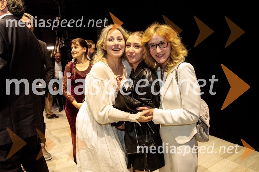  Martina  Zadro, operna pevka;  ... ;  ... La Bohème, premiera opere v SNG Opera in balet