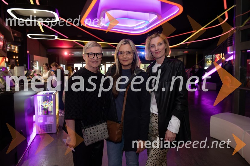  Jelka Roškar, Odvetniška pisarna Gorjup;  Duška  Žolger, Pepermint PR;  Rebeka Potisk, s.OliverQueen's Night s filmom Back to Black v Mariboxu