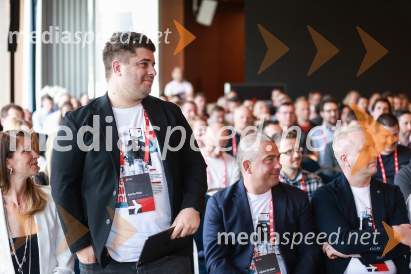  Matic Pirih, vodja prodajne ekipe, Business Solutions;  Aljoša Gruden, direktor in solastnik, Business SolutionsBS Talks – konferenca o digitalizaciji