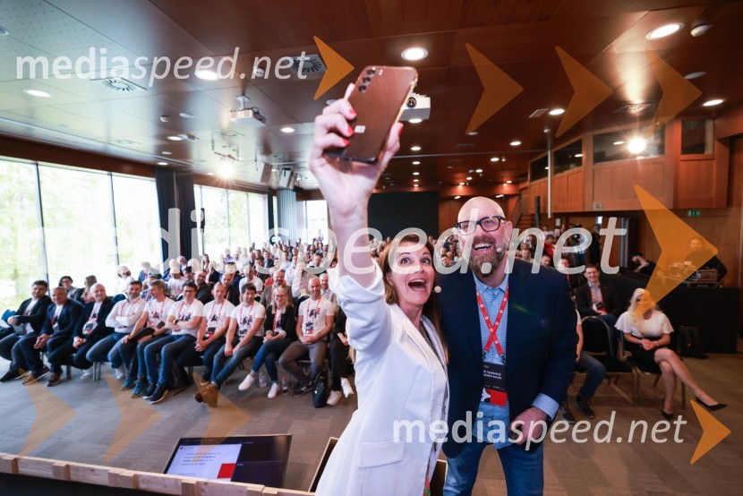  ... ; dr. Nikolaos Dimitriadis, Optimal HR GroupBS Talks – konferenca o digitalizaciji