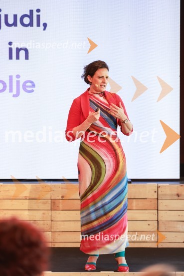  Maja Fesel Kamenik, direktorica, HRM One, d. o. oBS Talks – konferenca o digitalizaciji