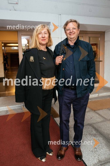  Andreja Japelj;  Marko Japelj, scenografPremiera krstne uprizoritve drame v SLG Celje: Pet kraljev: K psihopatologiji neke monarhije