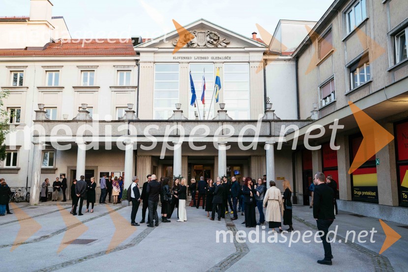 Premiera krstne uprizoritve drame v SLG Celje: Pet kraljev: K psihopatologiji neke monarhije