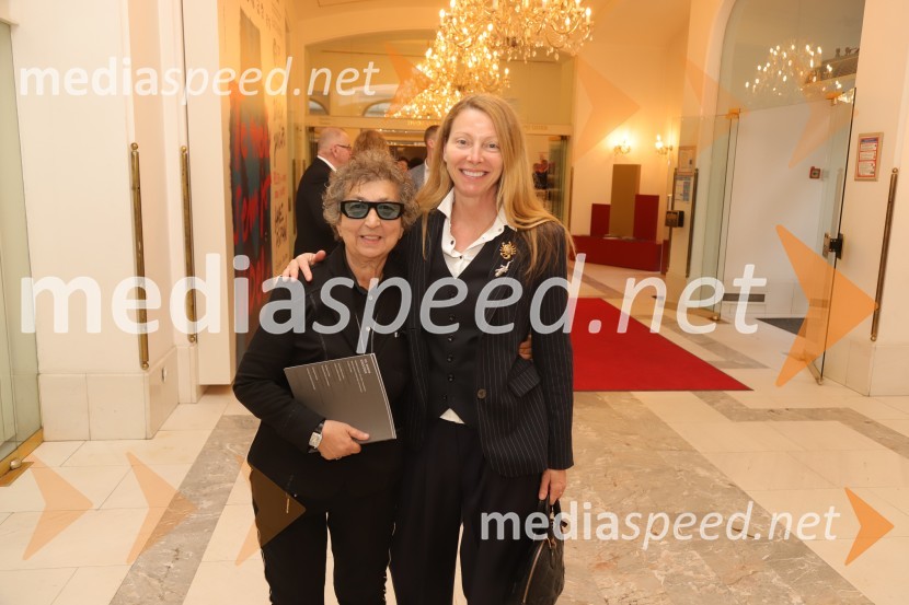  Dragica Petrovič, režiserka in producentka;  Nataša Matjašec Rošker, igralkaPremiera baleta Grk Zorba v SNG Maribor