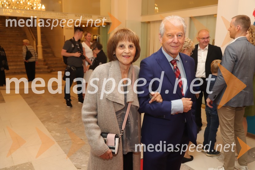  Andreja Kračun, predsednica, Dobrodelno združenje Koraki za korakce;  prof. dr. Davorin  Kračun, ekonomist, predsednik Fiskalnega sveta, član Rotary Cluba MariborPremiera baleta Grk Zorba v SNG Maribor