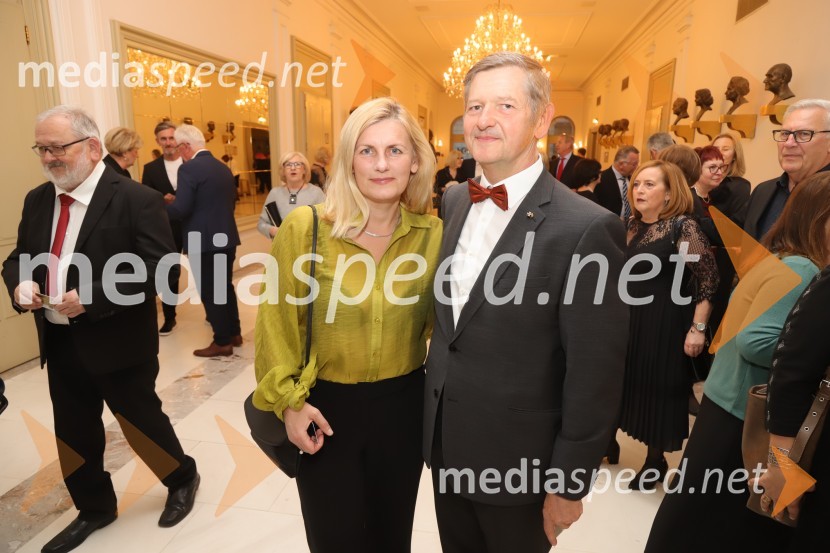  ... ;  Primož Premzl, založnik, zbiratelj in galeristPremiera baleta Grk Zorba v SNG Maribor