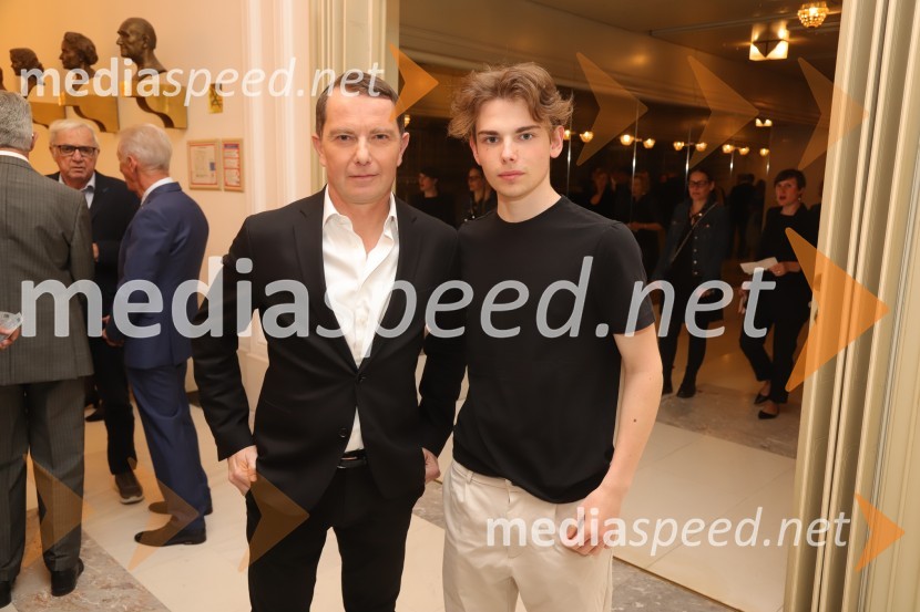  Tomaž Orešič, podpredsednik skupine Resalta;  Tilen OrešičPremiera baleta Grk Zorba v SNG Maribor