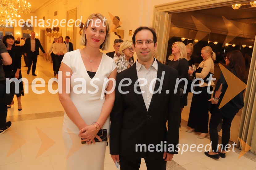  Mateja Kožuh, producentka in joga učiteljica MS7;  Simon Krečič, umetniški direktor Opere SNG MariborPremiera baleta Grk Zorba v SNG Maribor