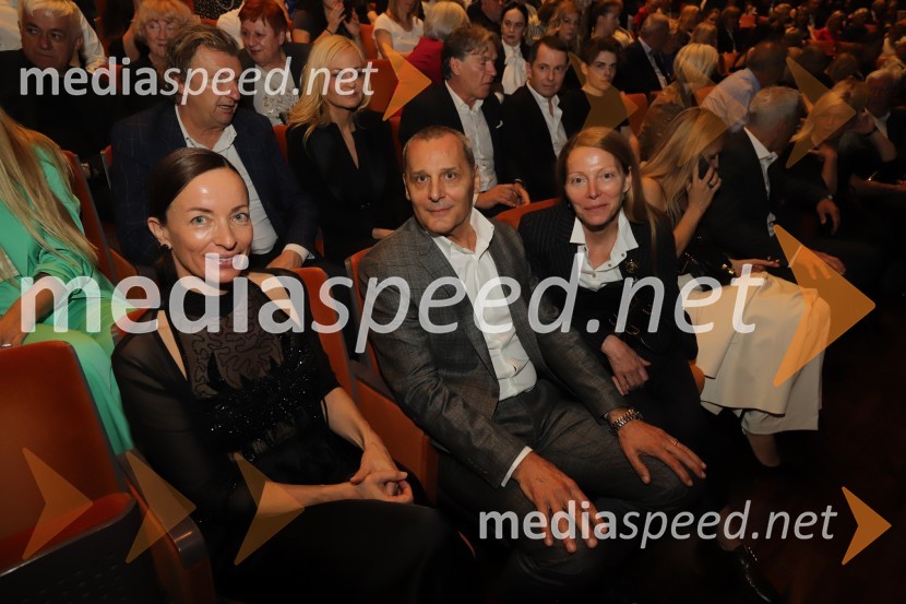 dr. Eva Boštjančič, vodja katedrov za psihologijo dela in organizacije, Filozofska fakulteta v Ljubljani;  Danilo Rošker, direktor SNG Maribor;  Nataša  Matješec Rošker,  igralkaPremiera baleta Grk Zorba v SNG Maribor