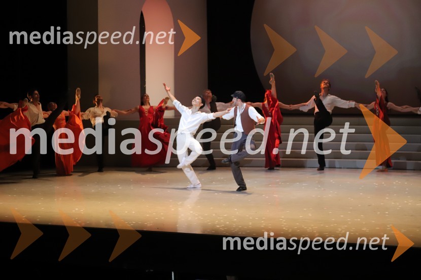  Yuya Omaki, baletni solist;  Davide Buffone, baletni plesalecPremiera baleta Grk Zorba v SNG Maribor