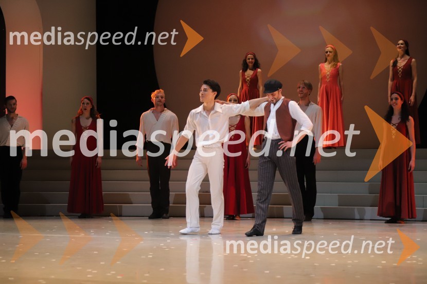  Yuya Omaki, baletni solist;  Davide Buffone, baletni plesalecPremiera baleta Grk Zorba v SNG Maribor