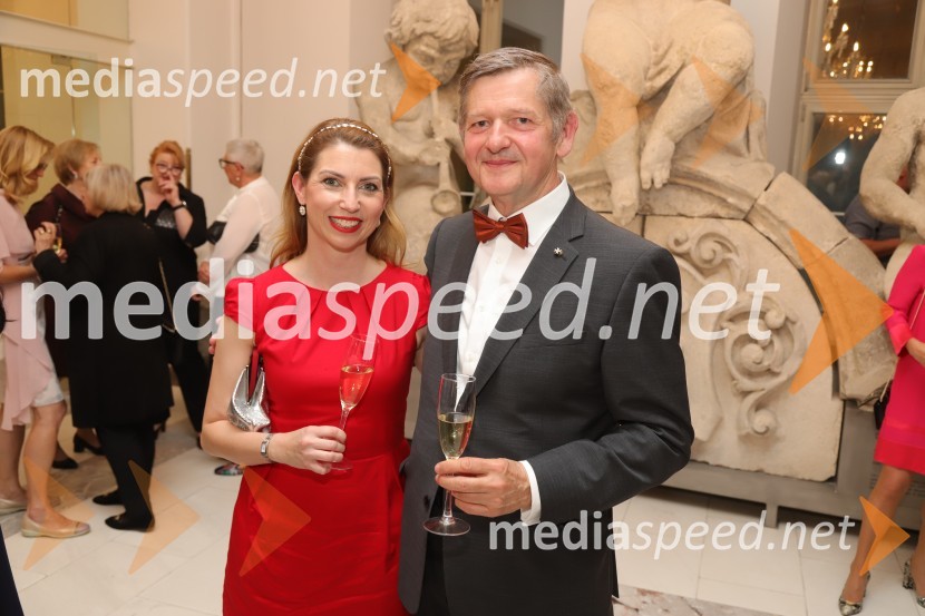  Petra Greiner Merlak, ustanoviteljica Zavoda 13, Slovenka leta 2017;  Primož Premzl, založnik, zbiratelj in galeristPremiera baleta Grk Zorba v SNG Maribor