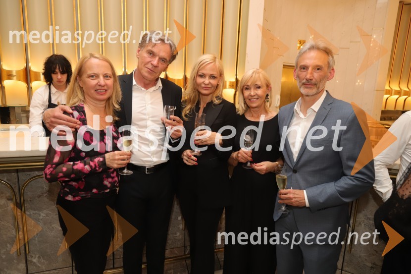  Jasmina Leskovar, SNG Maribor; mag. David Kastelic, predsednik uprave, Grawe zavarovalnica d.d; dr. Jerneja Kastelic, direktorica, Farmadent;  ... ;  Igor  Leskovar, Mestna občina MariborPremiera baleta Grk Zorba v SNG Maribor