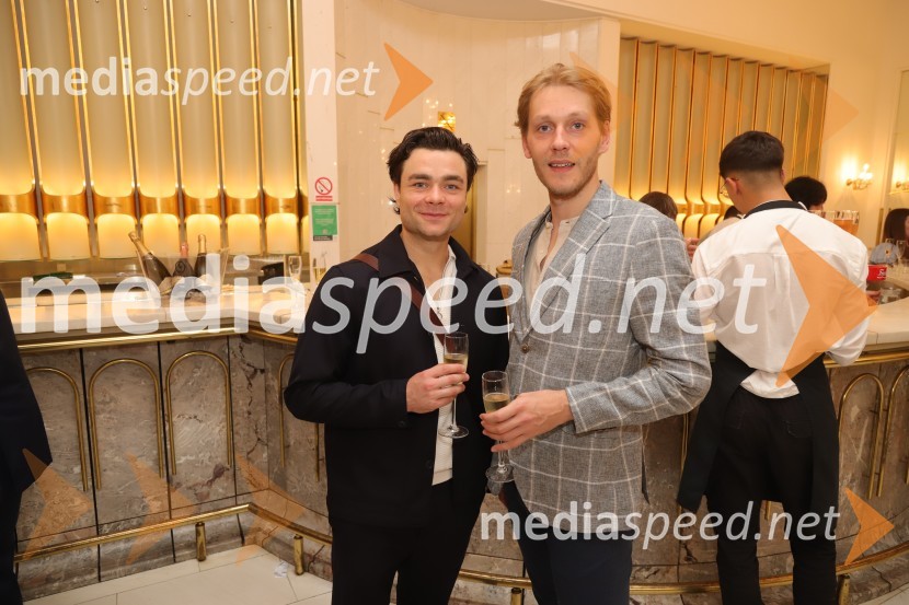  Ionut Dinita, baletni plesalec;  Sytze Jan Luske, baletni plesalecPremiera baleta Grk Zorba v SNG Maribor